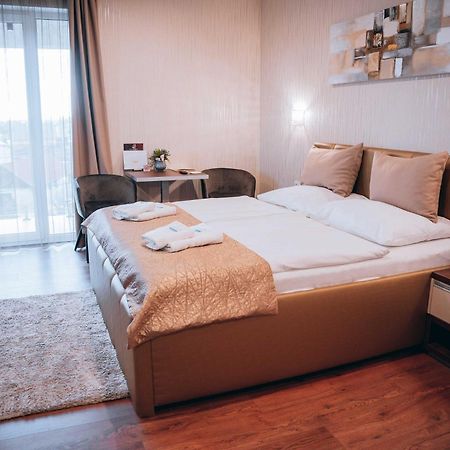 Villa Dunaj Dunajská Streda Eksteriør billede